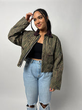 Load image into Gallery viewer, Hunting Jacket Vintage 90s Cropped Camo Print Canvas Jacket - Brown 90s Carhartt Style Canvas Workwear Bomber Jacket
