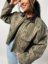 Load image into Gallery viewer, Hunting Jacket Vintage 90s Cropped Camo Print Canvas Jacket - Brown 90s Carhartt Style Canvas Workwear Bomber Jacket
