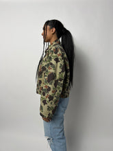 Load image into Gallery viewer, Hunting Jacket Vintage 90s Cropped Camo Print Canvas Jacket - Brown 90s Carhartt Style Canvas Workwear Bomber Jacket
