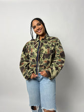 Load image into Gallery viewer, Hunting Jacket Vintage 90s Cropped Camo Print Canvas Jacket - Brown 90s Carhartt Style Canvas Workwear Bomber Jacket
