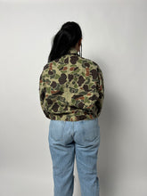 Load image into Gallery viewer, Hunting Jacket Vintage 90s Cropped Camo Print Canvas Jacket - Brown 90s Carhartt Style Canvas Workwear Bomber Jacket
