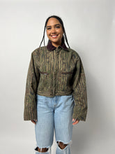 Load image into Gallery viewer, Hunting Jacket Vintage 90s Cropped Camo Print Canvas Jacket - Brown 90s Carhartt Style Canvas Workwear Bomber Jacket
