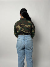 Load image into Gallery viewer, Hunting Jacket Vintage 90s Cropped Camo Print Canvas Jacket - Brown 90s Carhartt Style Canvas Workwear Bomber Jacket
