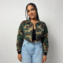 Load image into Gallery viewer, Hunting Jacket Vintage 90s Cropped Camo Print Canvas Jacket - Brown 90s Carhartt Style Canvas Workwear Bomber Jacket
